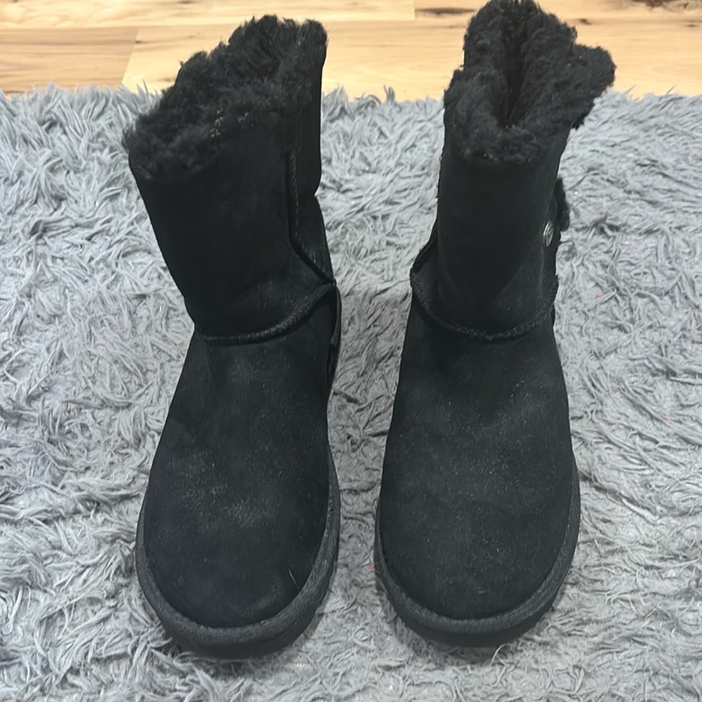 Black UGG Bailey Snap boots